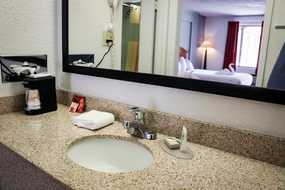 Room image 4